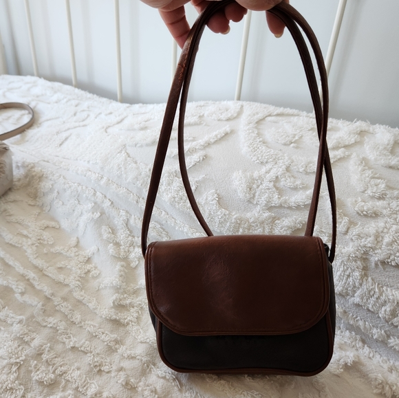 MODA Leather Black and Brown crossbody Bag. Great for a quick trip. - Picture 9 of 9